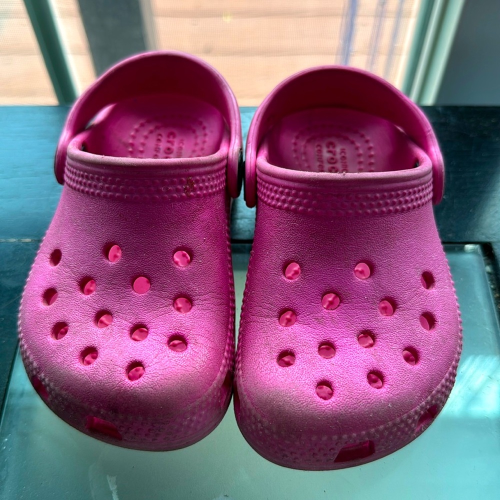 Toddler Crocs size 7